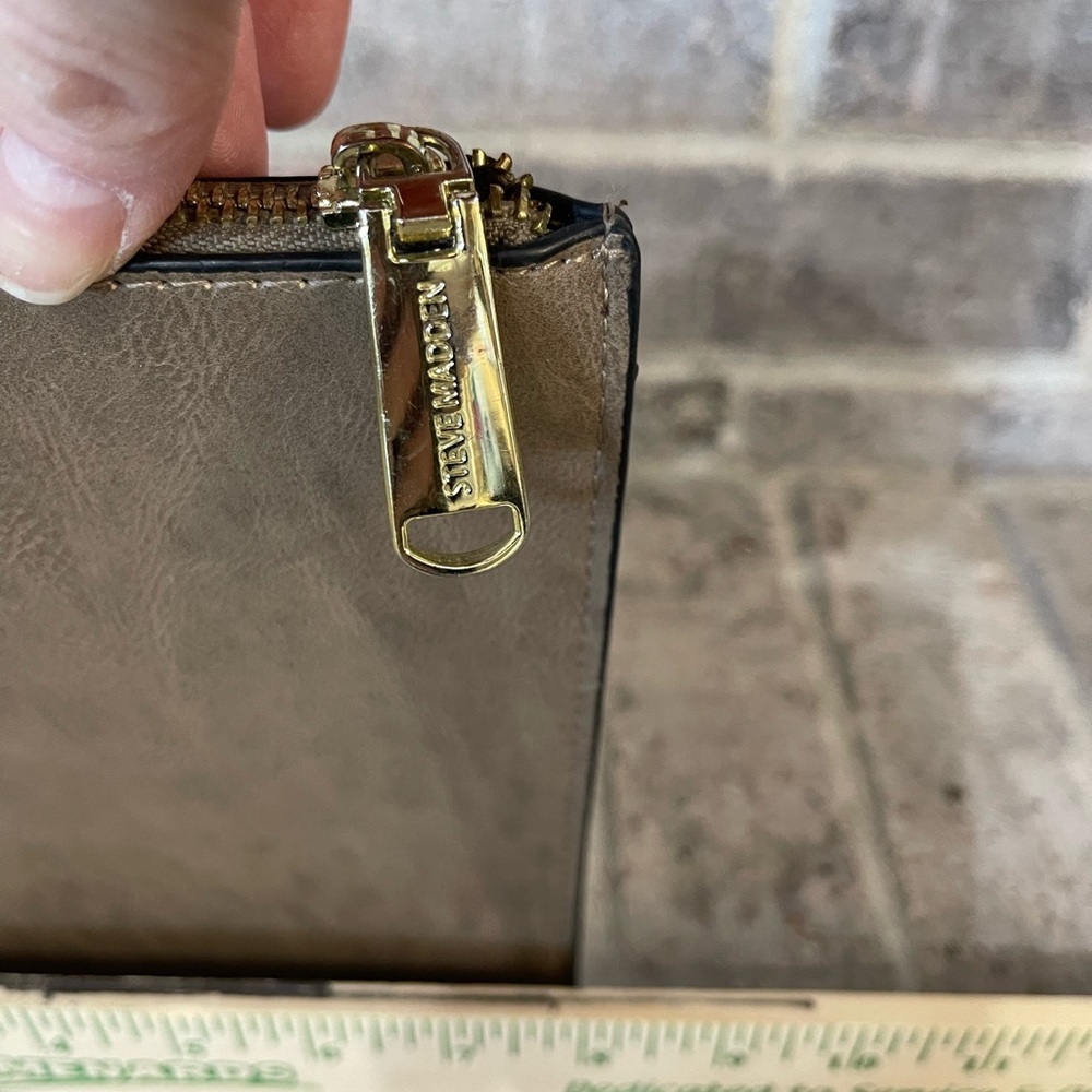 Steve Madden Brown Sleek Design bag - Picture 5 of 8